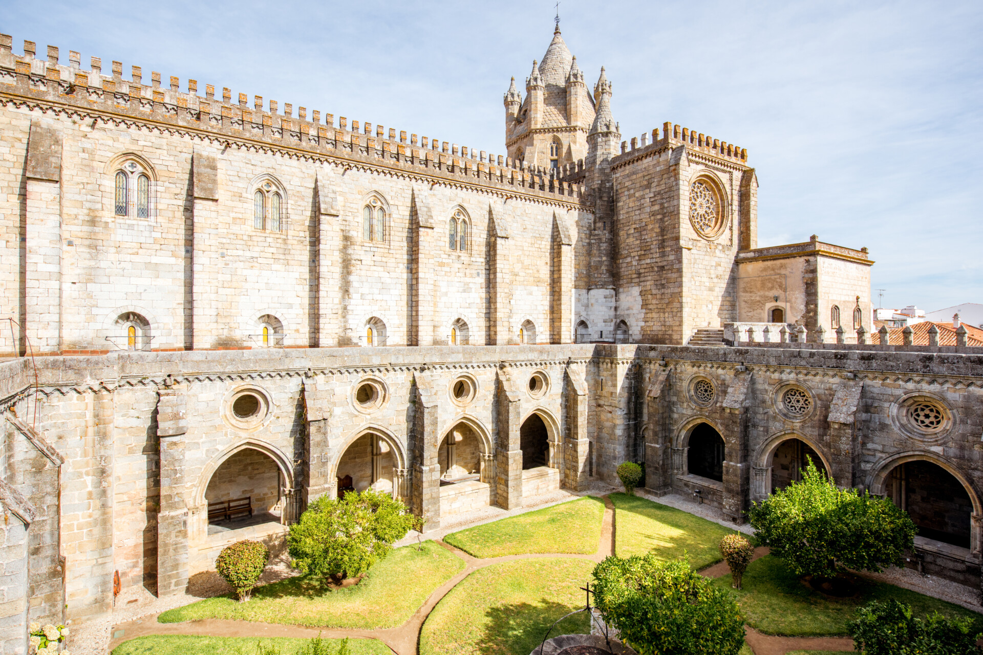 Beyond the Walls: Évora Walking Tour